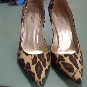 Guess PUMPS